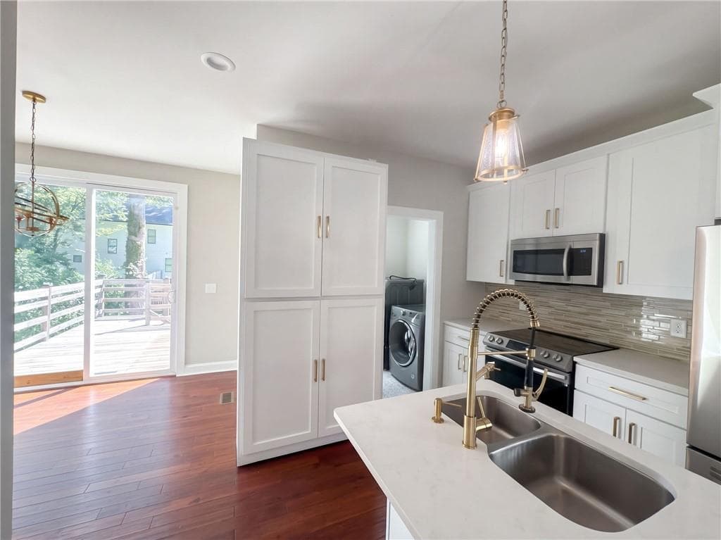 4 bedroom, 4 bathroom, 1,840 sq ft single family residence for sale at 213 Joseph E Lowery Boulevard, Atlanta, GA 30314 — photo 7