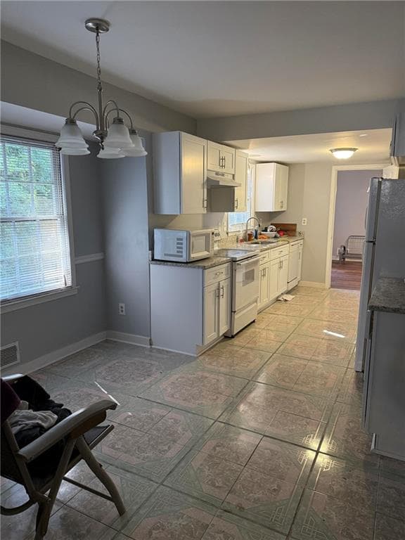 4 bedroom, 3 bathroom, 2,354 sq ft single family residence for sale at 406 OHERN Court, Stone Mountain, GA 30088 — photo 6