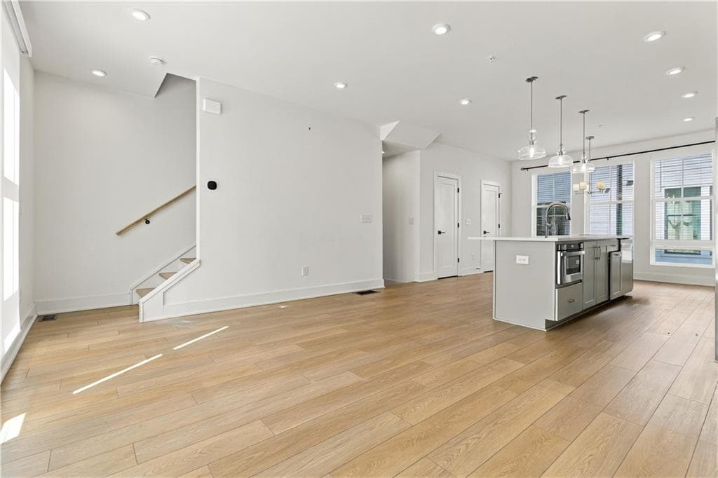 3 bedroom, 4 bathroom, 1,624 sq ft townhouse for rent at 1844 Gotham Lane, Atlanta, GA 30324 for $4,250 a month — photo 8