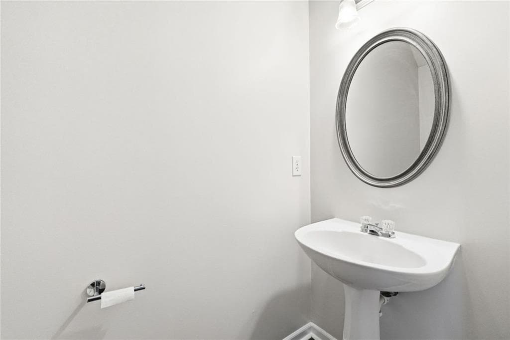 2 bedroom, 3 bathroom, 1,260 sq ft townhouse for sale at 2086 Del Lago Circle, Kennesaw, GA 30152 — photo 9