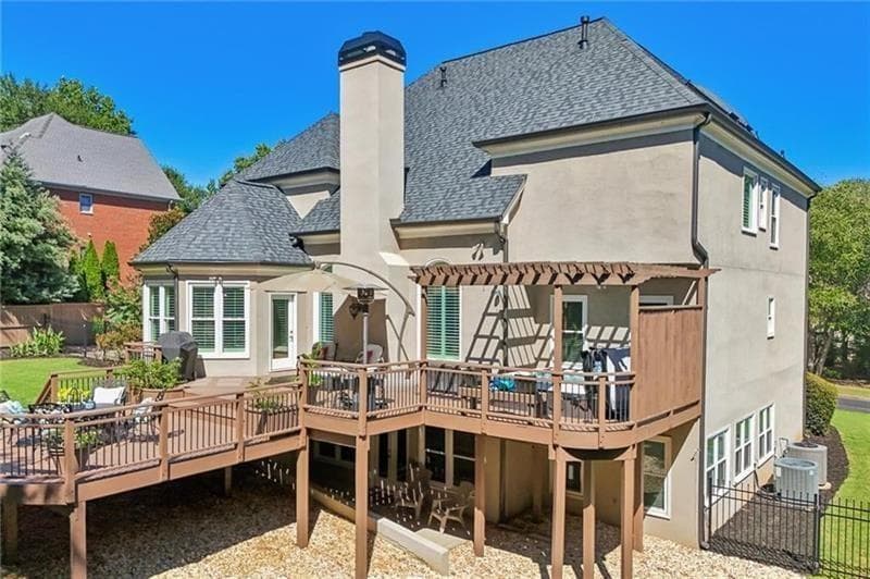 5 bedroom, 4 bathroom, 5,300 sq ft single family residence under contract at 425 Cullingworth Drive, Johns Creek, GA 30022 — photo 5