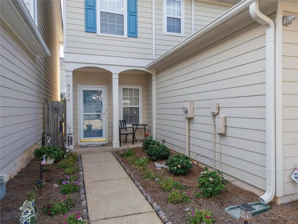 3 bedroom, 3 bathroom, 1,248 sq ft single family residence for sale at 4706 Autumn Rose Trail, Oakwood, GA 30566 — photo 2
