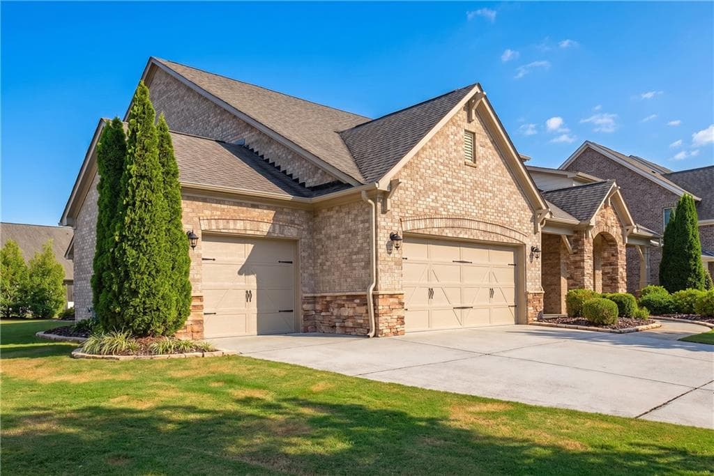4 bedroom, 4 bathroom, 3,079 sq ft single family residence under contract at 2605 Alpine Terrace, Cumming, GA 30041 — photo 2