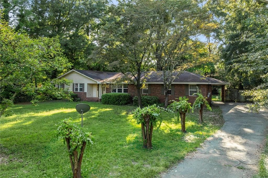 3 bedroom, 2 bathroom, 1,670 sq ft single family residence for sale at 607 Hardeman Avenue, Fort Valley, GA 31030 — photo 3