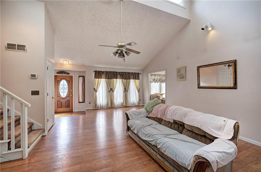 4 bedroom, 3 bathroom, 2,190 sq ft single family residence for sale at 18 Gentry Drive, Cartersville, GA 30120 — photo 6