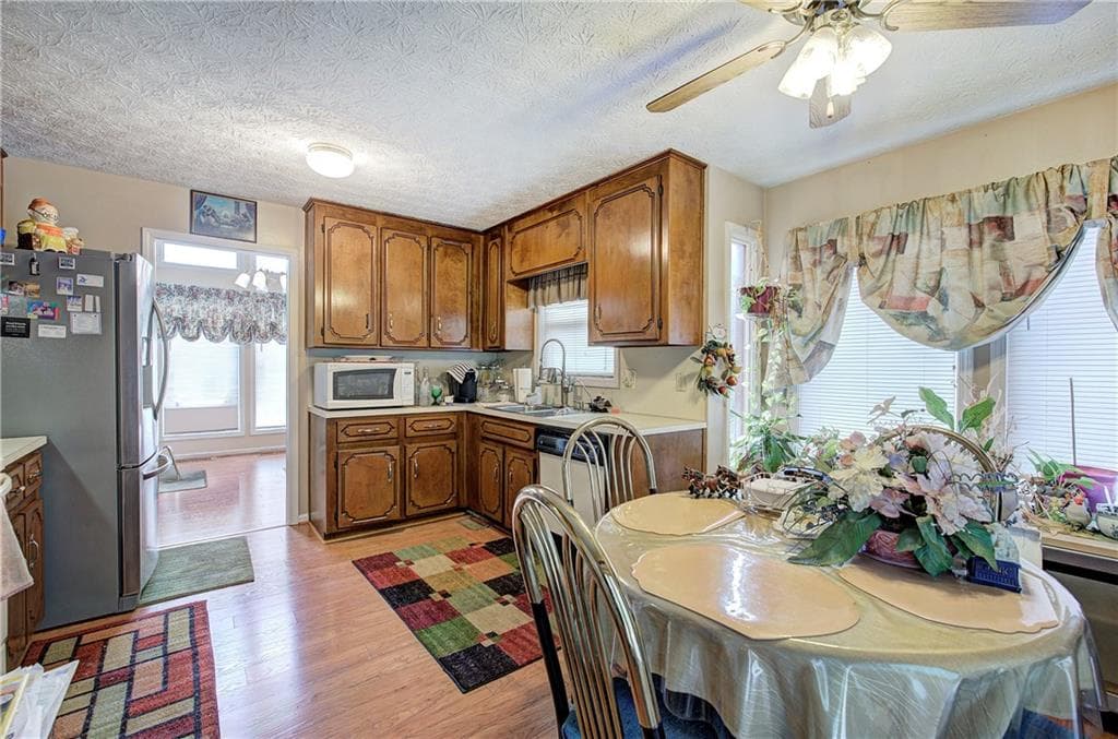 4 bedroom, 3 bathroom, 2,190 sq ft single family residence for sale at 18 Gentry Drive, Cartersville, GA 30120 — photo 9