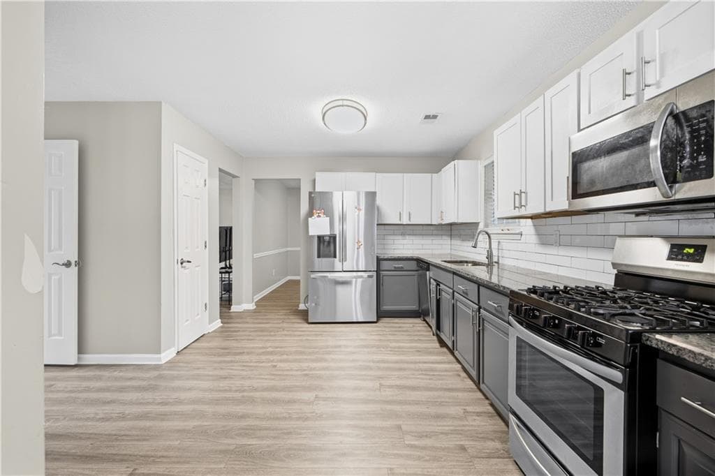 3 bedroom, 3 bathroom, 1,926 sq ft single family residence for sale at 3476 Waldrop Creek Trail, Decatur, GA 30034 — photo 8