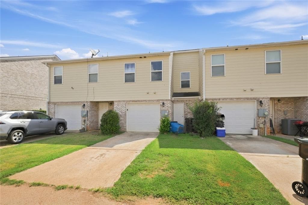3 bedroom, 3 bathroom, 1,834 sq ft townhouse for sale at 1535 Hydrangea Lane, Mcdonough, GA 30253 — photo 2