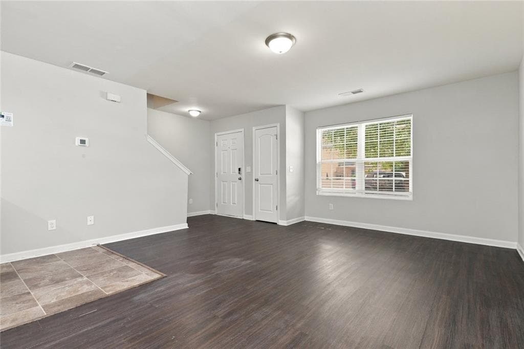 3 bedroom, 3 bathroom, 1,834 sq ft townhouse for sale at 1535 Hydrangea Lane, Mcdonough, GA 30253 — photo 3