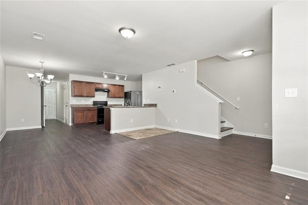 3 bedroom, 3 bathroom, 1,834 sq ft townhouse for sale at 1535 Hydrangea Lane, Mcdonough, GA 30253 — photo 4