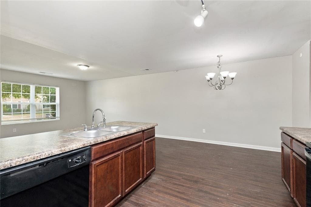3 bedroom, 3 bathroom, 1,834 sq ft townhouse for sale at 1535 Hydrangea Lane, Mcdonough, GA 30253 — photo 8