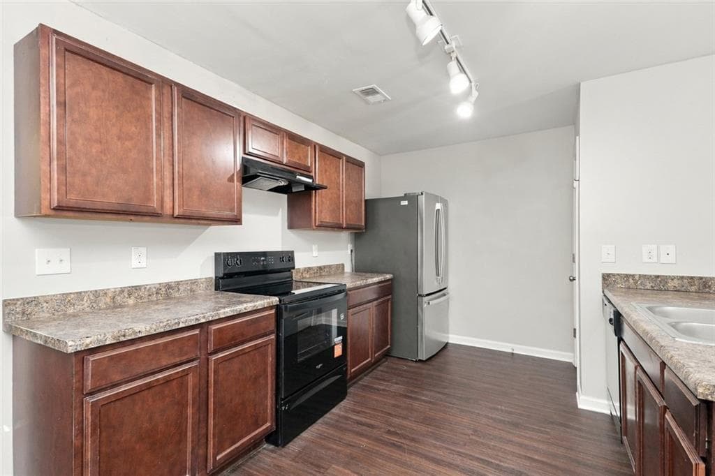 3 bedroom, 3 bathroom, 1,834 sq ft townhouse for sale at 1535 Hydrangea Lane, Mcdonough, GA 30253 — photo 9