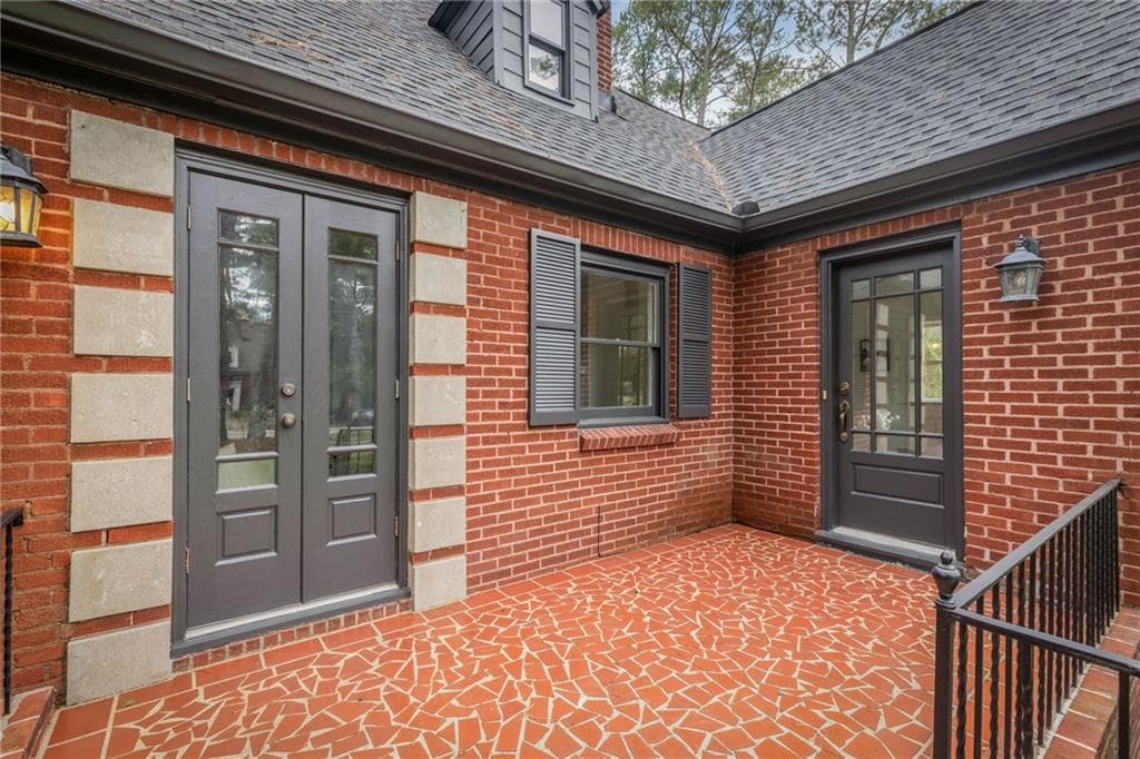 5 bedroom, 3 bathroom, 3,016 sq ft single family residence for sale at 1719 Johnson Road, Atlanta, GA 30306 — photo 2