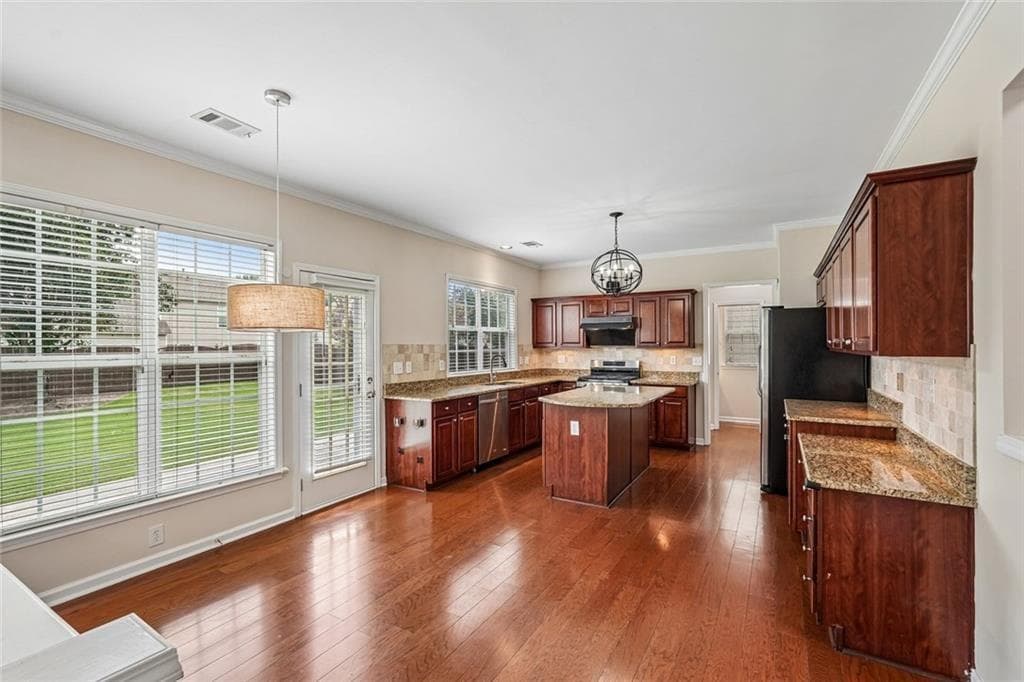 4 bedroom, 3 bathroom, 2,288 sq ft single family residence for sale at 8080 Friarbridge Drive, Suwanee, GA 30024 — photo 3