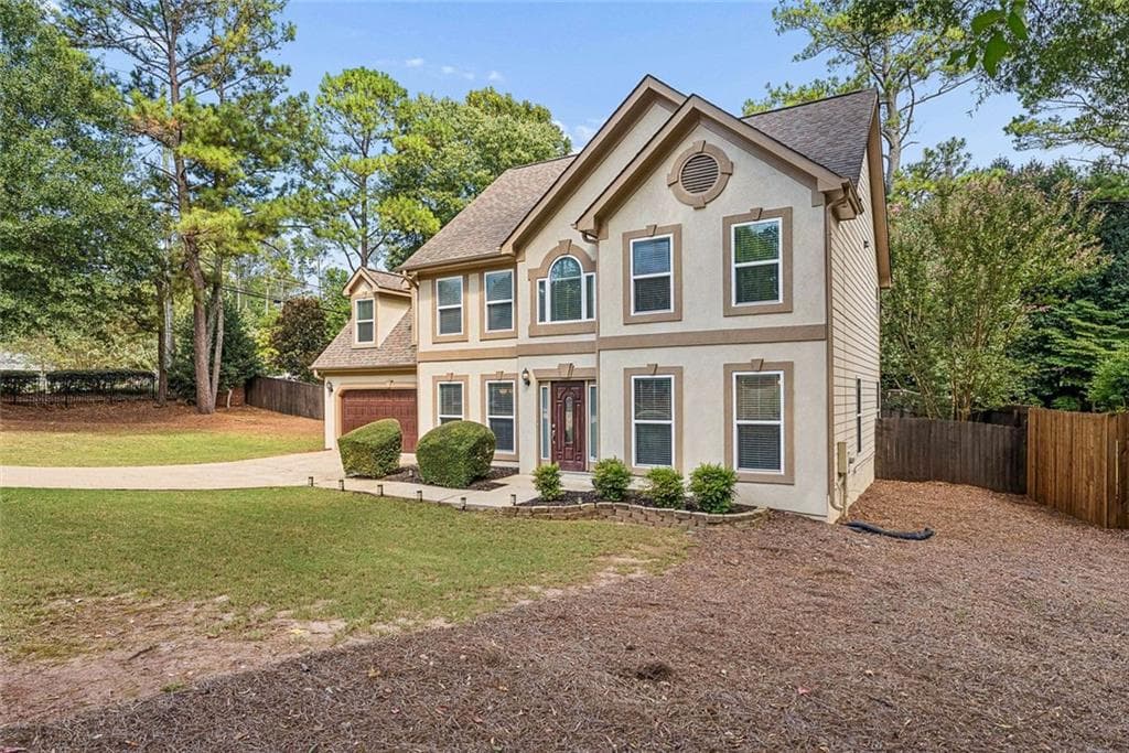 5 bedroom, 3 bathroom, 2,972 sq ft single family residence under contract at 2351 Netherstone Drive, Marietta, GA 30066 — photo 2