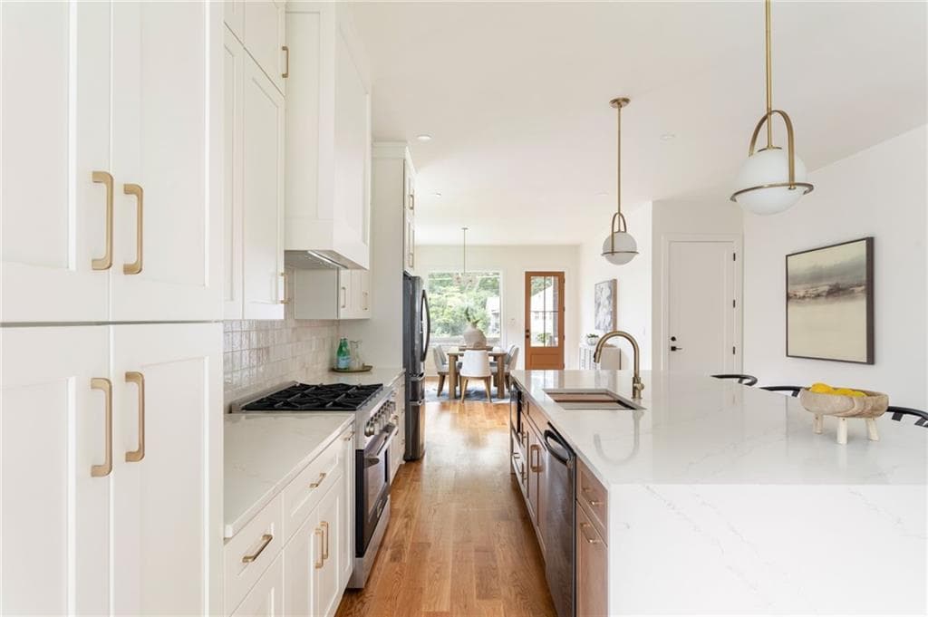 5 bedroom, 4 bathroom, 3,594 sq ft single family residence for sale at 1374 Sargent Avenue, Atlanta, GA 30316 — photo 9