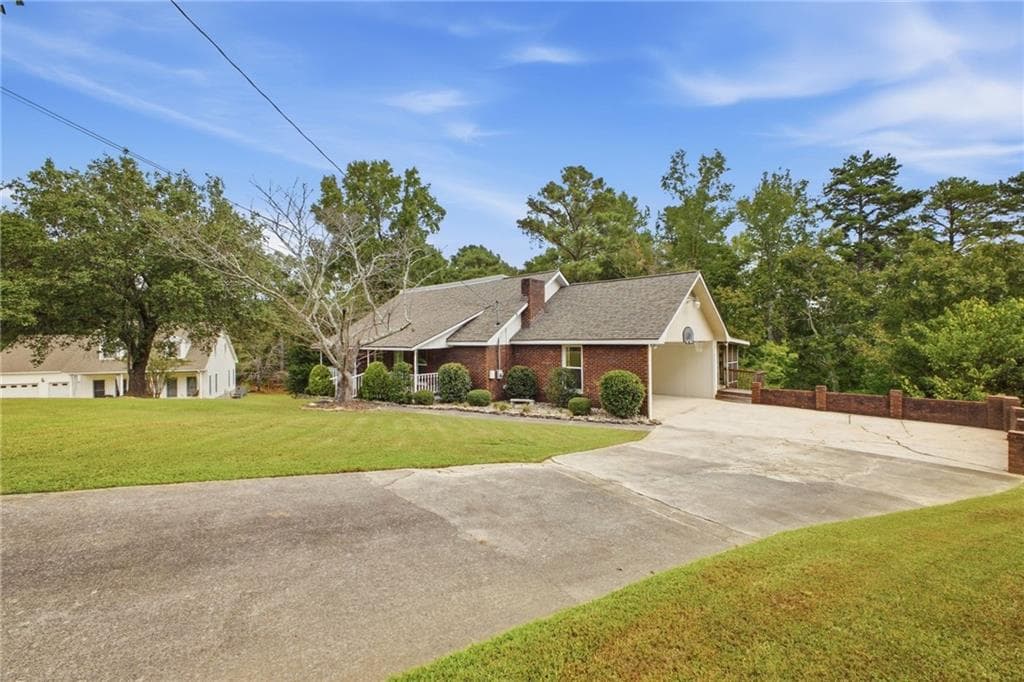 5 bedroom, 3 bathroom, 3,050 sq ft single family residence for sale at 18 College View Drive, Rome, GA 30161 — photo 2