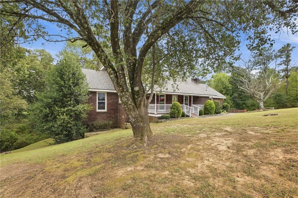 5 bedroom, 3 bathroom, 3,050 sq ft single family residence for sale at 18 College View Drive, Rome, GA 30161 — photo 3