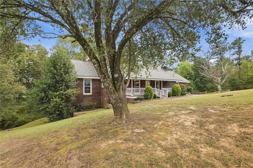 5 bedroom, 3 bathroom, 3,050 sq ft single family residence for sale at 18 College View Drive, Rome, GA 30161 — photo 4