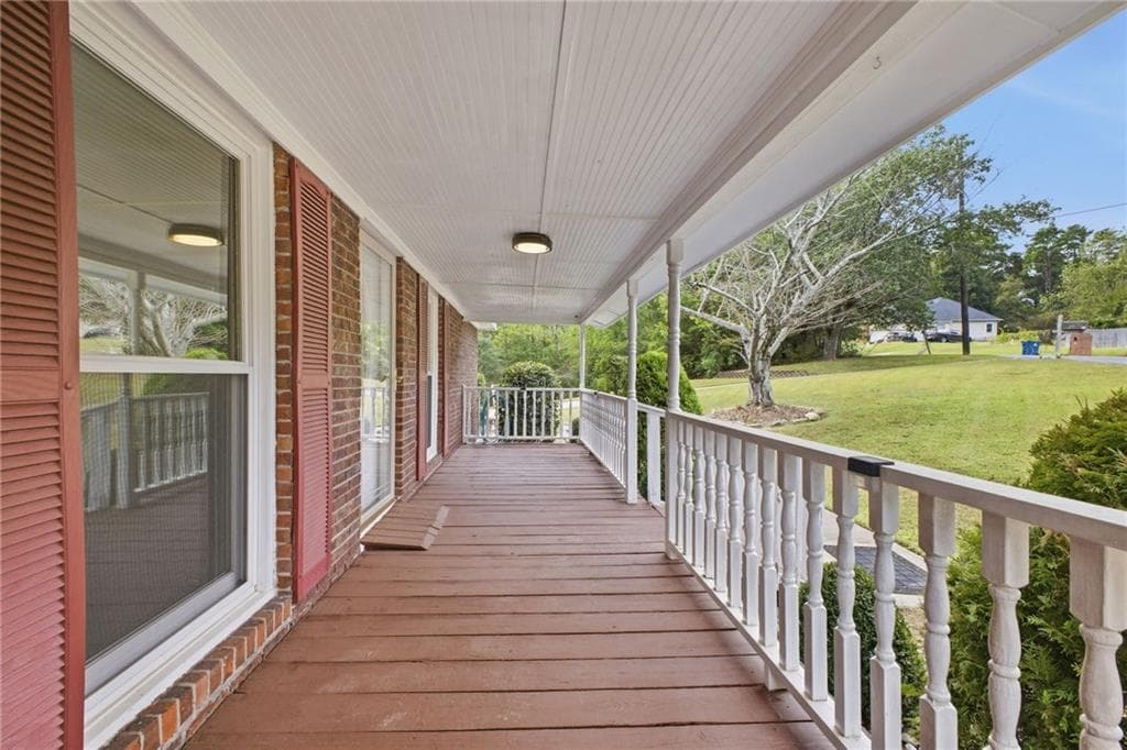 5 bedroom, 3 bathroom, 3,050 sq ft single family residence for sale at 18 College View Drive, Rome, GA 30161 — photo 7
