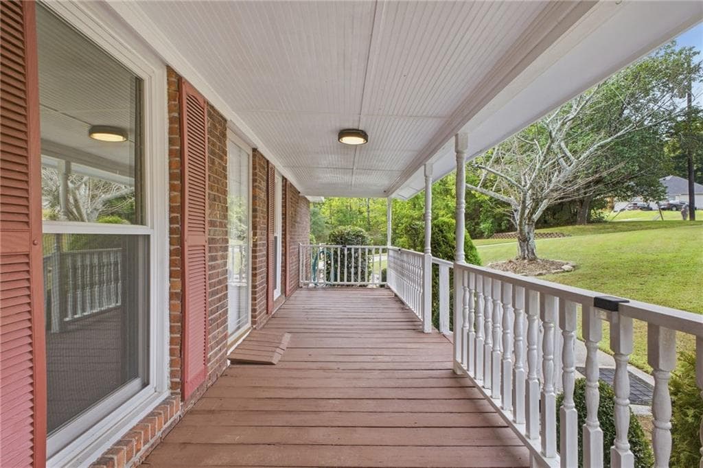 5 bedroom, 3 bathroom, 3,050 sq ft single family residence for sale at 18 College View Drive, Rome, GA 30161 — photo 8