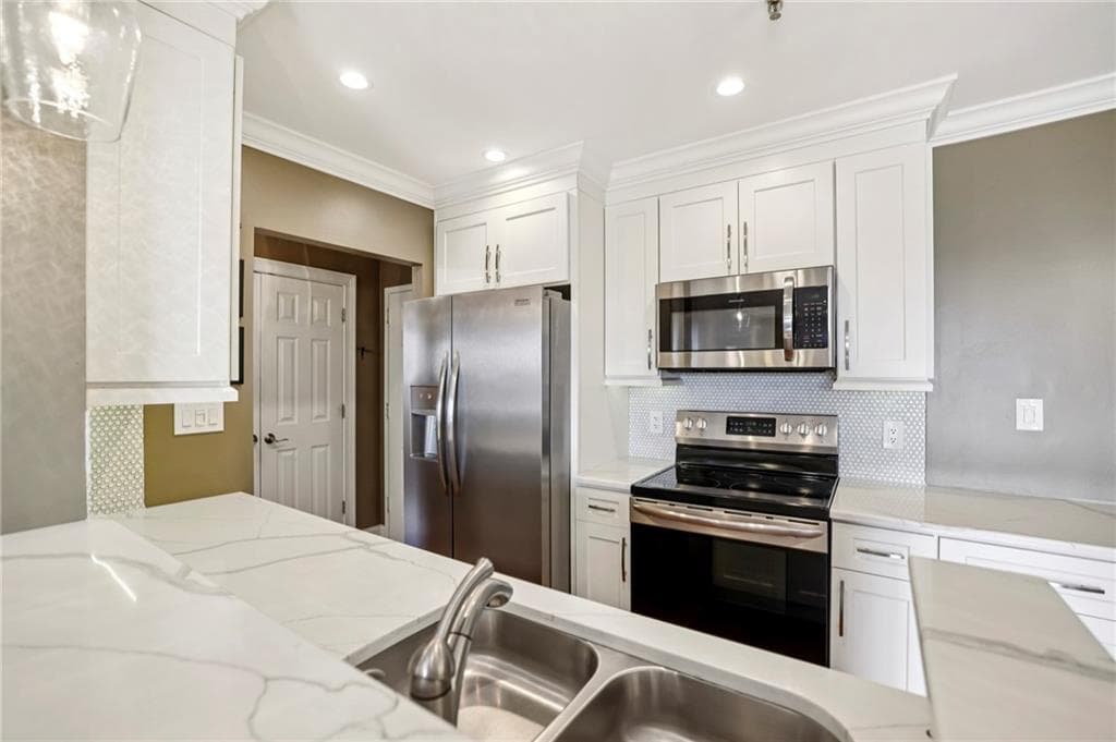 1 bedroom, 1 bathroom, 760 sq ft condominium for sale at 300 Johnson Ferry Road B804, Sandy Springs, GA 30328 — photo 8