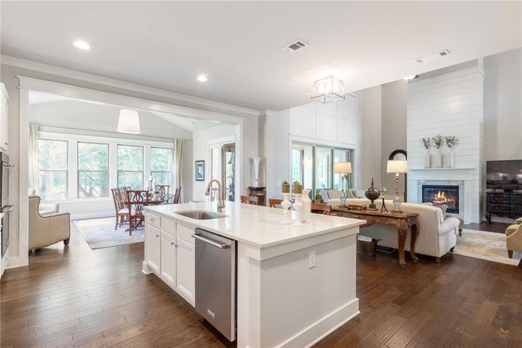 3 bedroom, 4 bathroom, 6,646 sq ft single family residence for sale at 34 Deepwater Court, Dawsonville, GA 30534 — photo 8