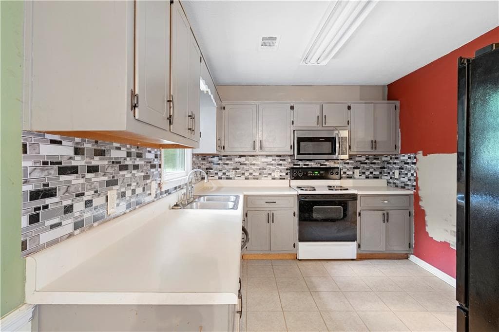 3 bedroom, 2 bathroom, 1,228 sq ft single family residence for sale at 5510 Concord Circle, Gainesville, GA 30507 — photo 5