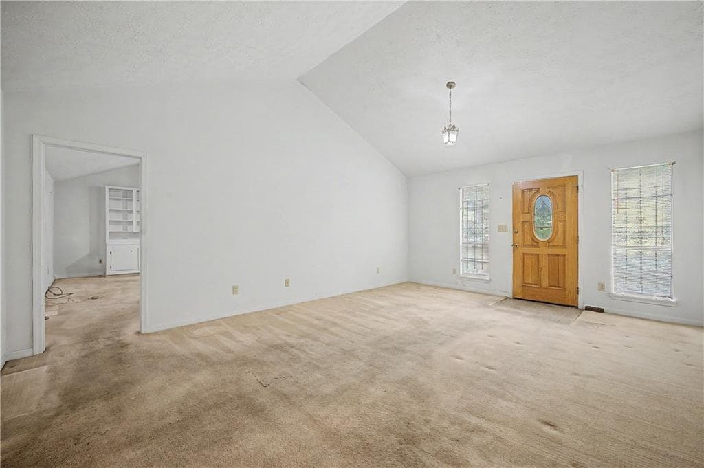 3 bedroom, 2 bathroom, 2,040 sq ft single family residence for sale at 2847 Kathryn Circle, Atlanta, GA 30331 — photo 3