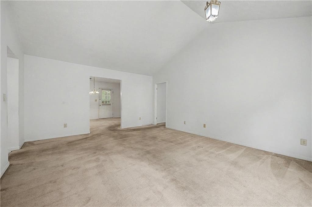 3 bedroom, 2 bathroom, 2,040 sq ft single family residence for sale at 2847 Kathryn Circle, Atlanta, GA 30331 — photo 4
