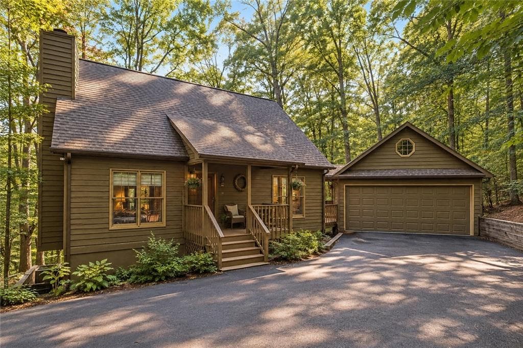 4 bedroom, 3 bathroom, 2,913 sq ft single family residence for sale at 162 Bluebell Cir S, Jasper, GA 30143