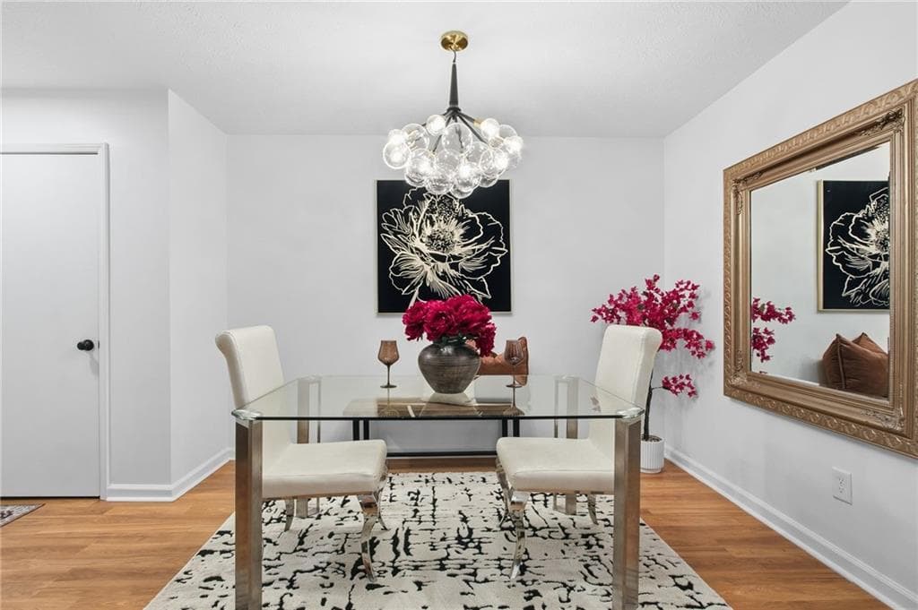 2 bedroom, 2 bathroom, 1,263 sq ft condominium for sale at 4013 Lake Pointe Circle, Roswell, GA 30075 — photo 2