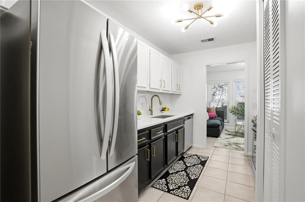 2 bedroom, 2 bathroom, 1,263 sq ft condominium for sale at 4013 Lake Pointe Circle, Roswell, GA 30075 — photo 7