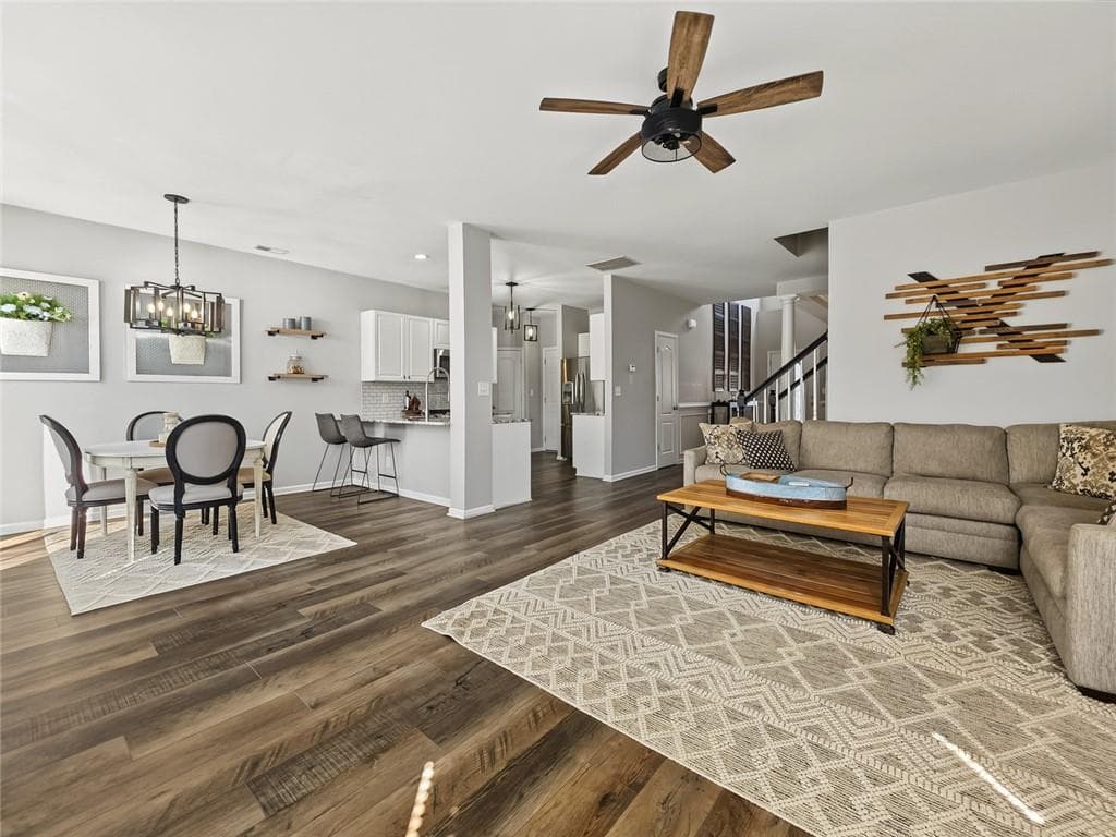 5 bedroom, 3 bathroom, 2,458 sq ft single family residence for sale at 314 Mirramont Court, Woodstock, GA 30189 — photo 7