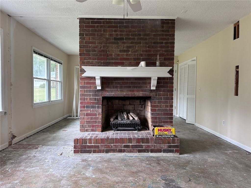 4 bedroom, 2 bathroom, 2,055 sq ft single family residence for sale at 224 Stone Mill Lane, Marietta, GA 30064 — photo 9