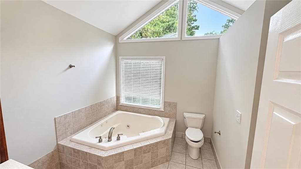 5 bedroom, 5 bathroom, 4,441 sq ft single family residence for rent at 2370 Friars Gate Drive, Lawrenceville, GA 30043 for $3,200 a month — photo 10