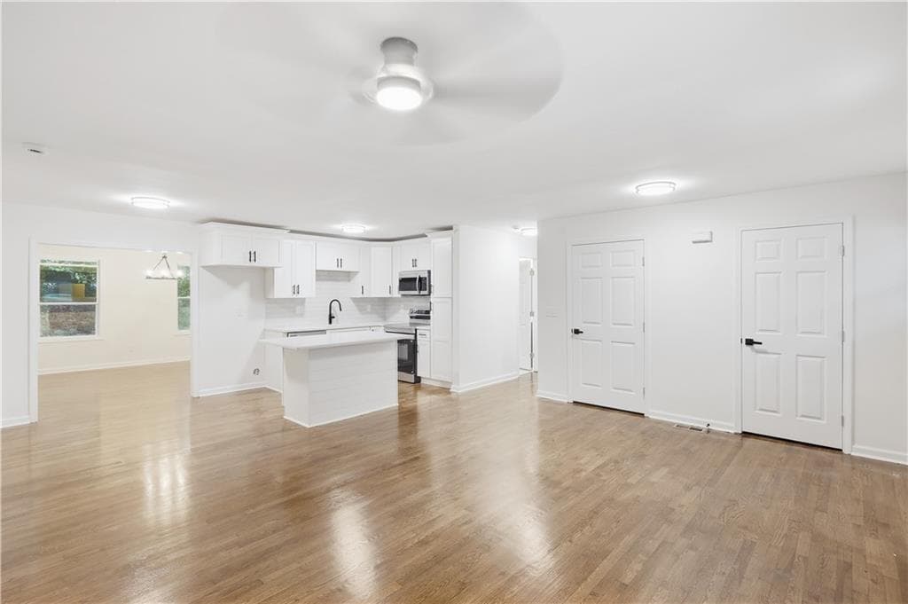 3 bedroom, 2 bathroom, 1,468 sq ft single family residence for sale at 1961 Glenmar Drive, Decatur, GA 30032 — photo 6