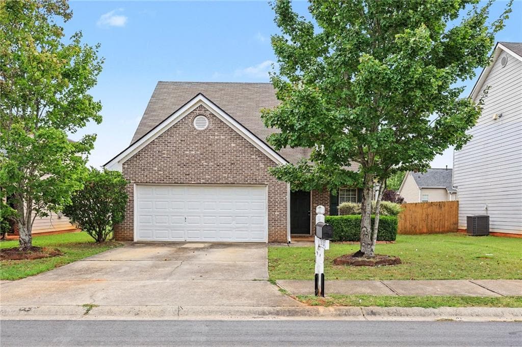 3 bedroom, 3 bathroom, 1,737 sq ft single family residence for sale at 310 Parkview Place Drive, Mcdonough, GA 30253