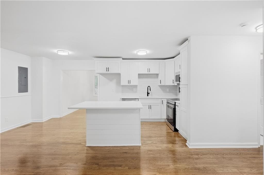 3 bedroom, 2 bathroom, 1,468 sq ft single family residence for sale at 1961 Glenmar Drive, Decatur, GA 30032 — photo 8