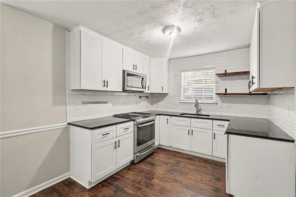 3 bedroom, 3 bathroom, 1,737 sq ft single family residence for sale at 310 Parkview Place Drive, Mcdonough, GA 30253 — photo 5