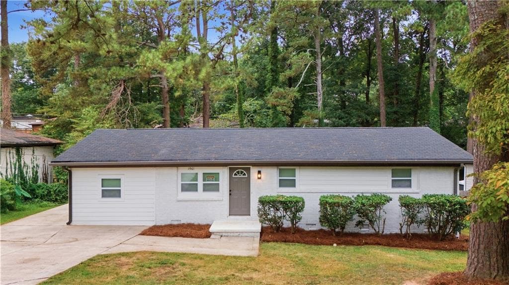 3 bedroom, 2 bathroom, 1,468 sq ft single family residence for sale at 1961 Glenmar Drive, Decatur, GA 30032 — photo 2