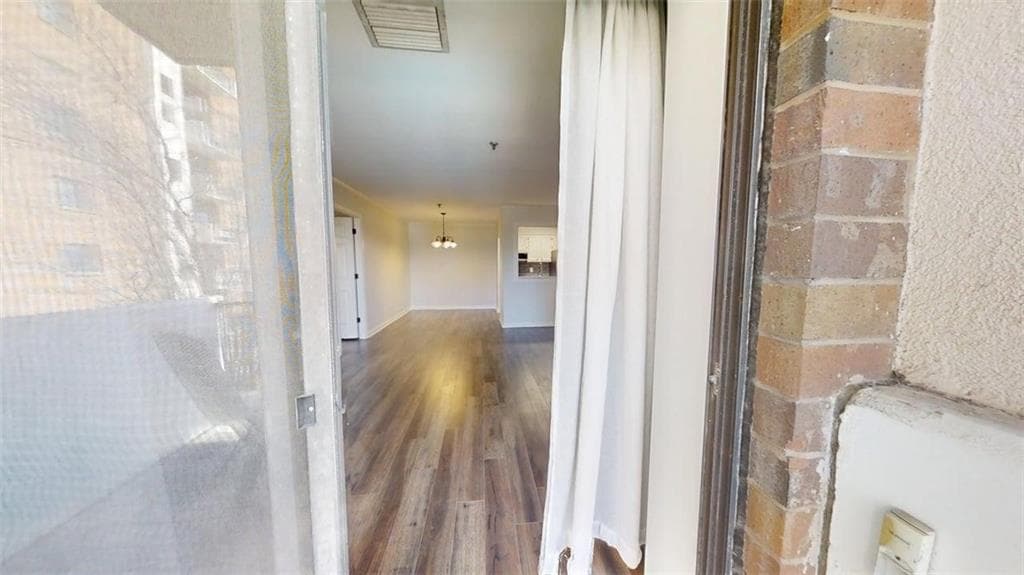 2 bedroom, 2 bathroom, 1,070 sq ft condominium for sale at 300 Johnson Ferry Road A404, Sandy Springs, GA 30328 — photo 4