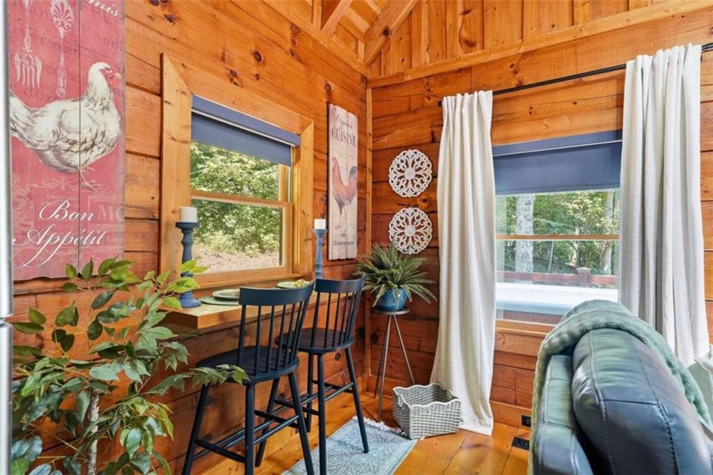 2 bedroom, 1 bathroom, 684 sq ft single family residence for sale at 35 Finch Lane, Blue Ridge, GA 30513 — photo 7
