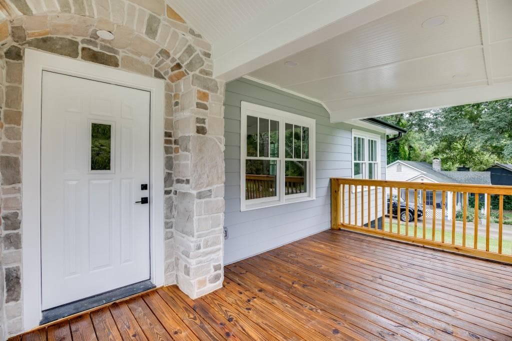 3 bedroom, 3 bathroom, 1,896 sq ft single family residence for sale at 1057 Ferndale Street, Stone Mountain, GA 30083 — photo 4