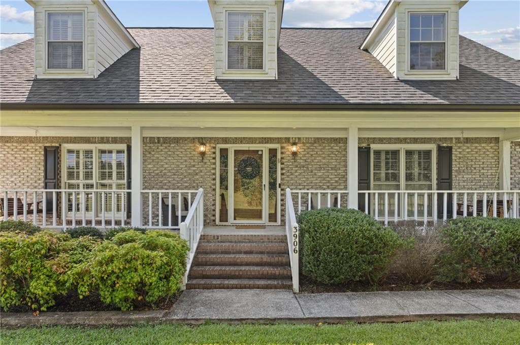 4 bedroom, 4 bathroom, 2,030 sq ft single family residence for sale at 3906 Laurens Lane, Snellville, GA 30039 — photo 5