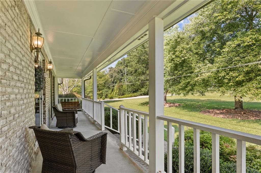 4 bedroom, 4 bathroom, 2,030 sq ft single family residence for sale at 3906 Laurens Lane, Snellville, GA 30039 — photo 6