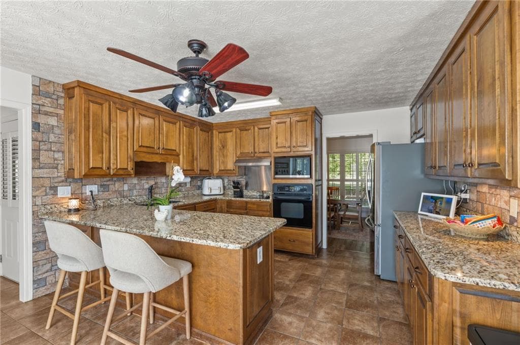 4 bedroom, 4 bathroom, 2,030 sq ft single family residence for sale at 3906 Laurens Lane, Snellville, GA 30039 — photo 10