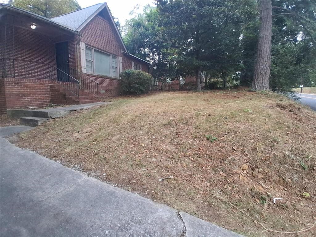 3 bedroom, 2 bathroom, 1,244 sq ft single family residence for sale at 3280 Napier Avenue, Macon, GA 31204