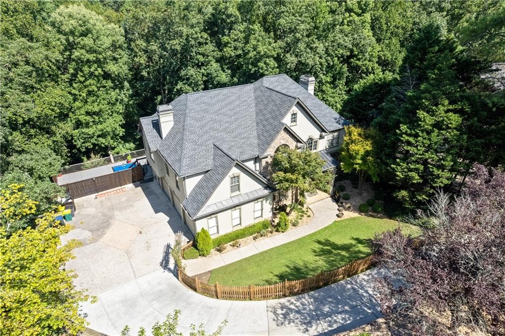 5 bedroom, 5 bathroom, 5,107 sq ft single family residence for sale at 8430 Valemont Drive, Sandy Springs, GA 30350 — photo 6