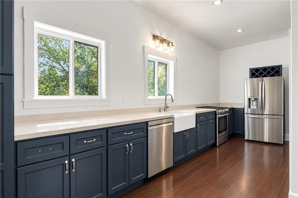 2 bedroom, 3 bathroom, 2,476 sq ft single family residence for sale at 300 Pine Drive, Dahlonega, GA 30533 — photo 3